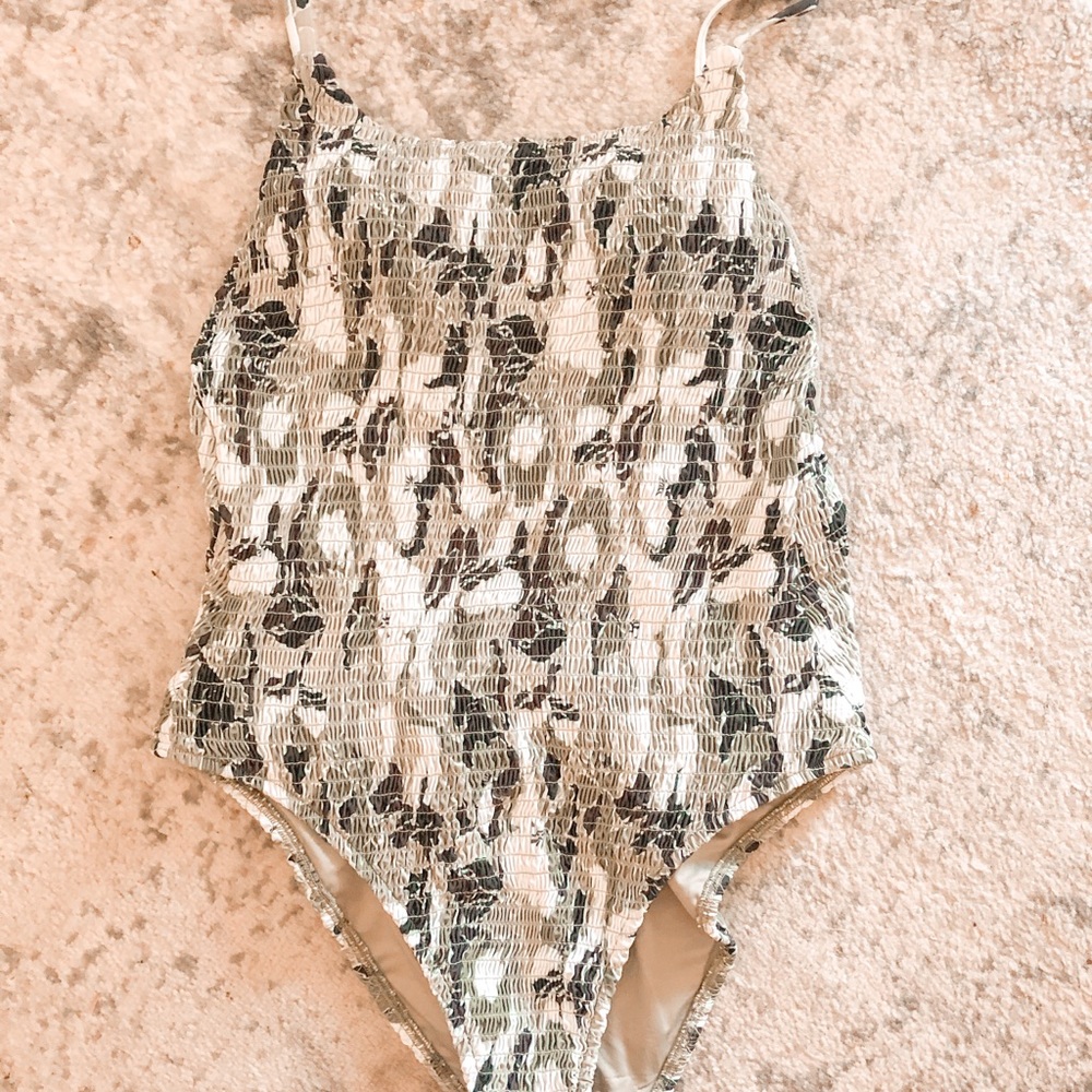 Victoria’s Secret One Piece Bathing Suit
